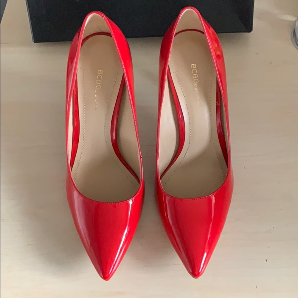SOLD- NIB BCBG pumps BBC - Picture 1 of 6